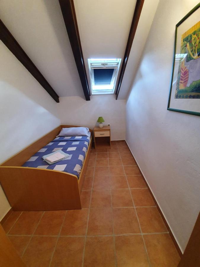 Kaprije Mistral Apartment المظهر الخارجي الصورة
