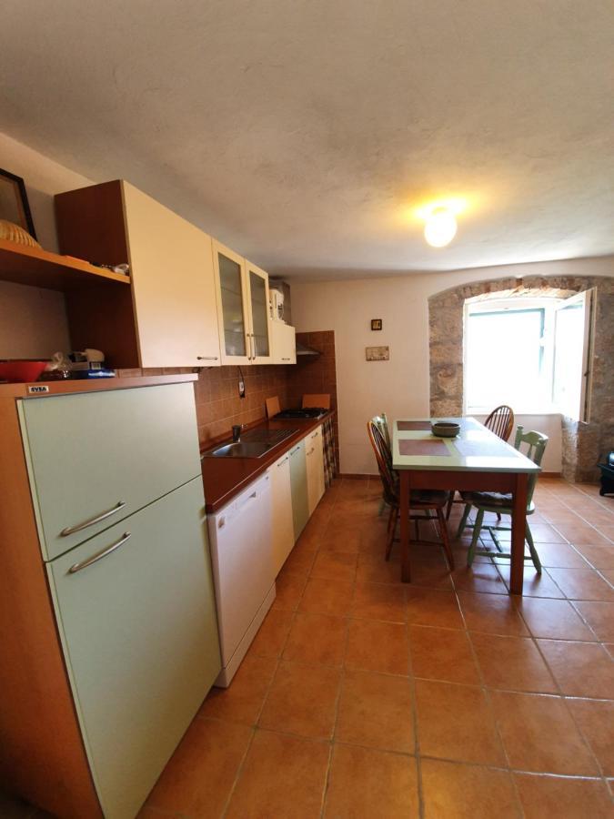 Kaprije Mistral Apartment المظهر الخارجي الصورة