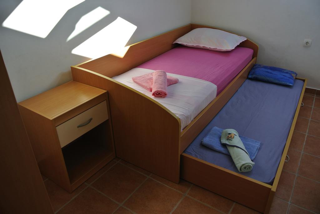 Kaprije Mistral Apartment المظهر الخارجي الصورة