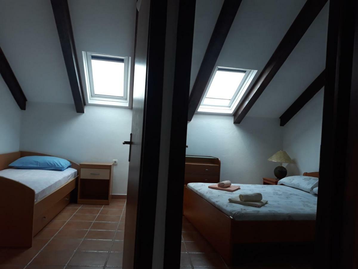 Kaprije Mistral Apartment المظهر الخارجي الصورة
